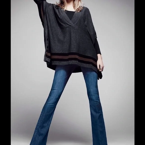 Nordstrom | Hinge | Sweater Poncho | Detailed Border - Picture 2 of 9